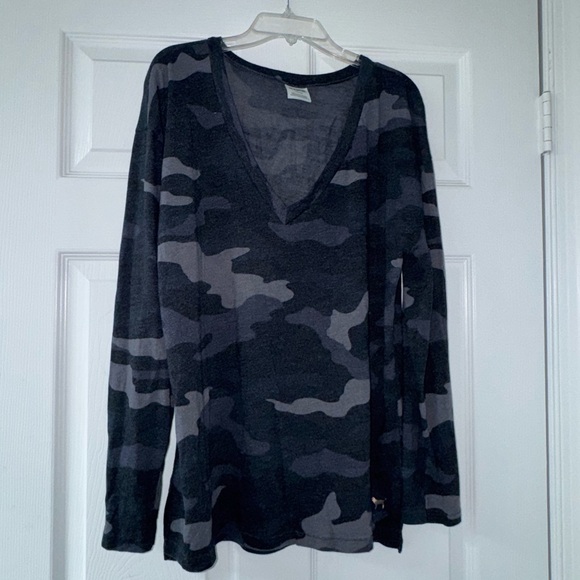 Camo VS Pink Shirt! - Picture 4 of 7